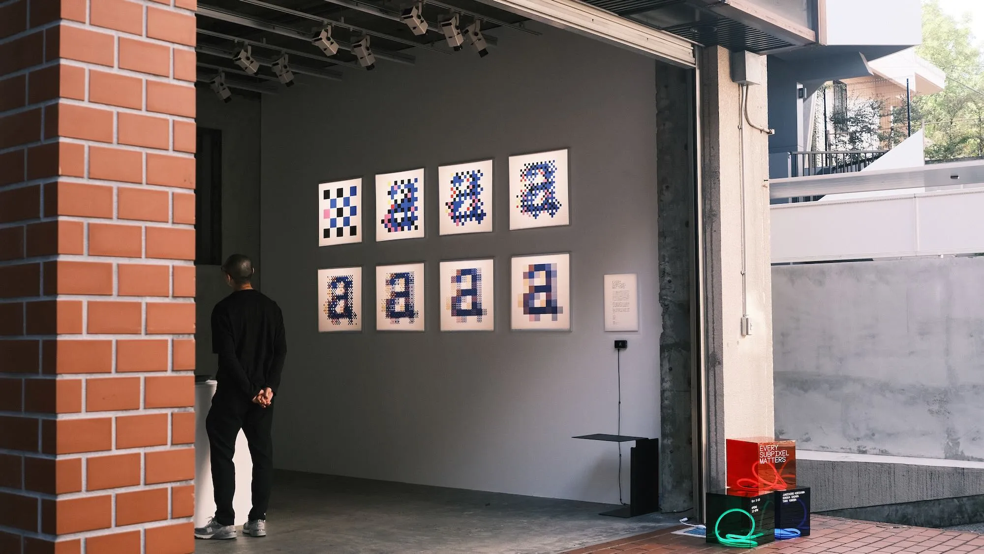 Every Subpixel Mattersという展示。久々にお会いできたのはもちろん、サブピクセルへ着目するだけでなく作品のツールを作る、そして本にまとめるところが良い