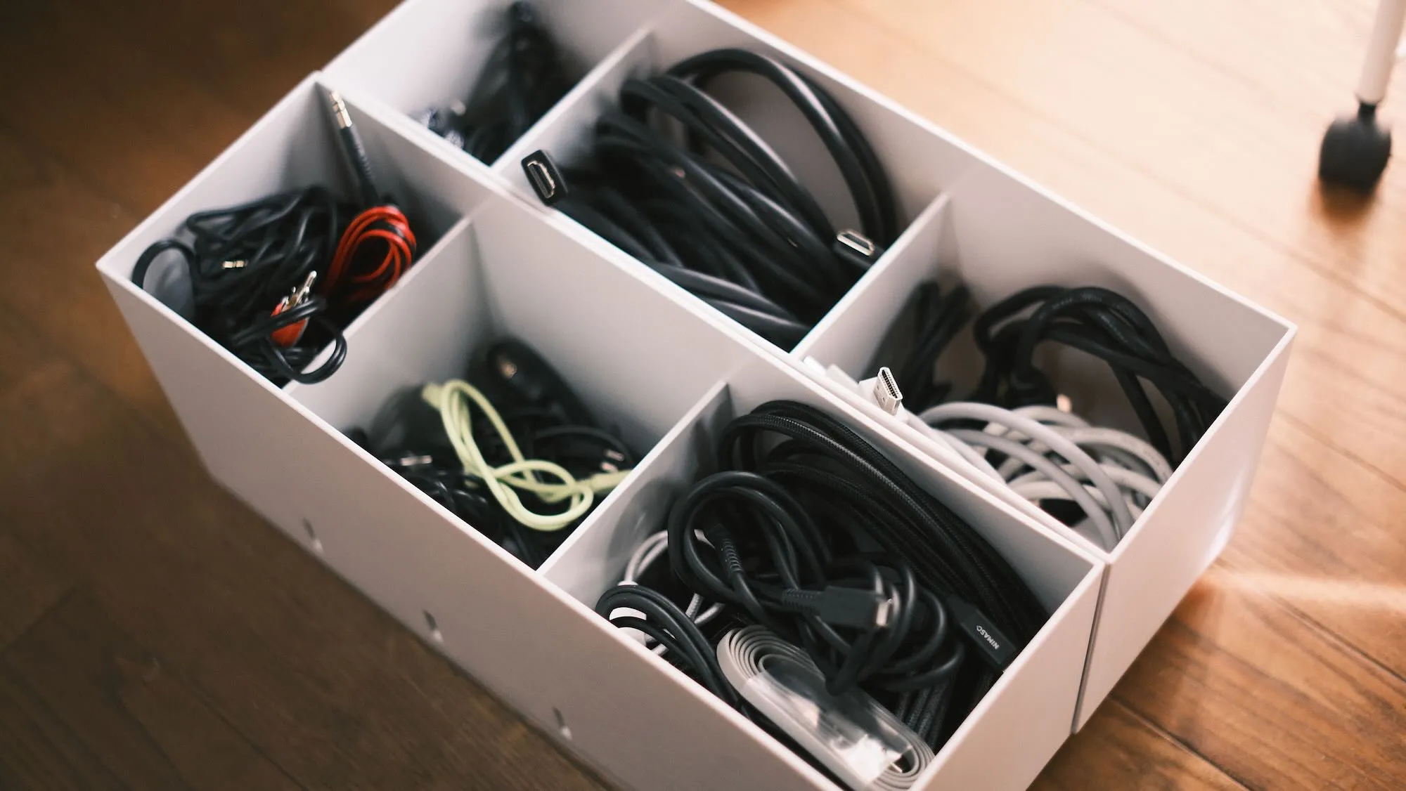 無印のポリプロピレンケース。仕分けにかなり役立っている