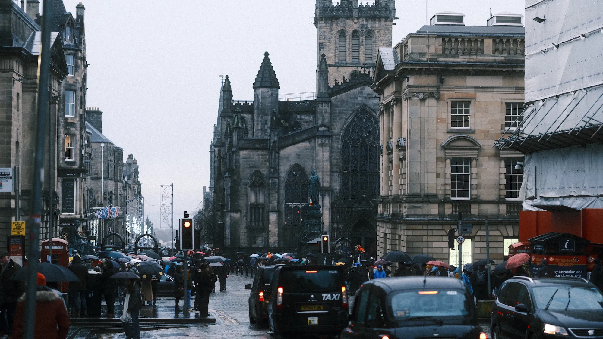 今回使ったエジンバラの風景。ずっと雨模様で寒く、思いっきり風邪をひいた
