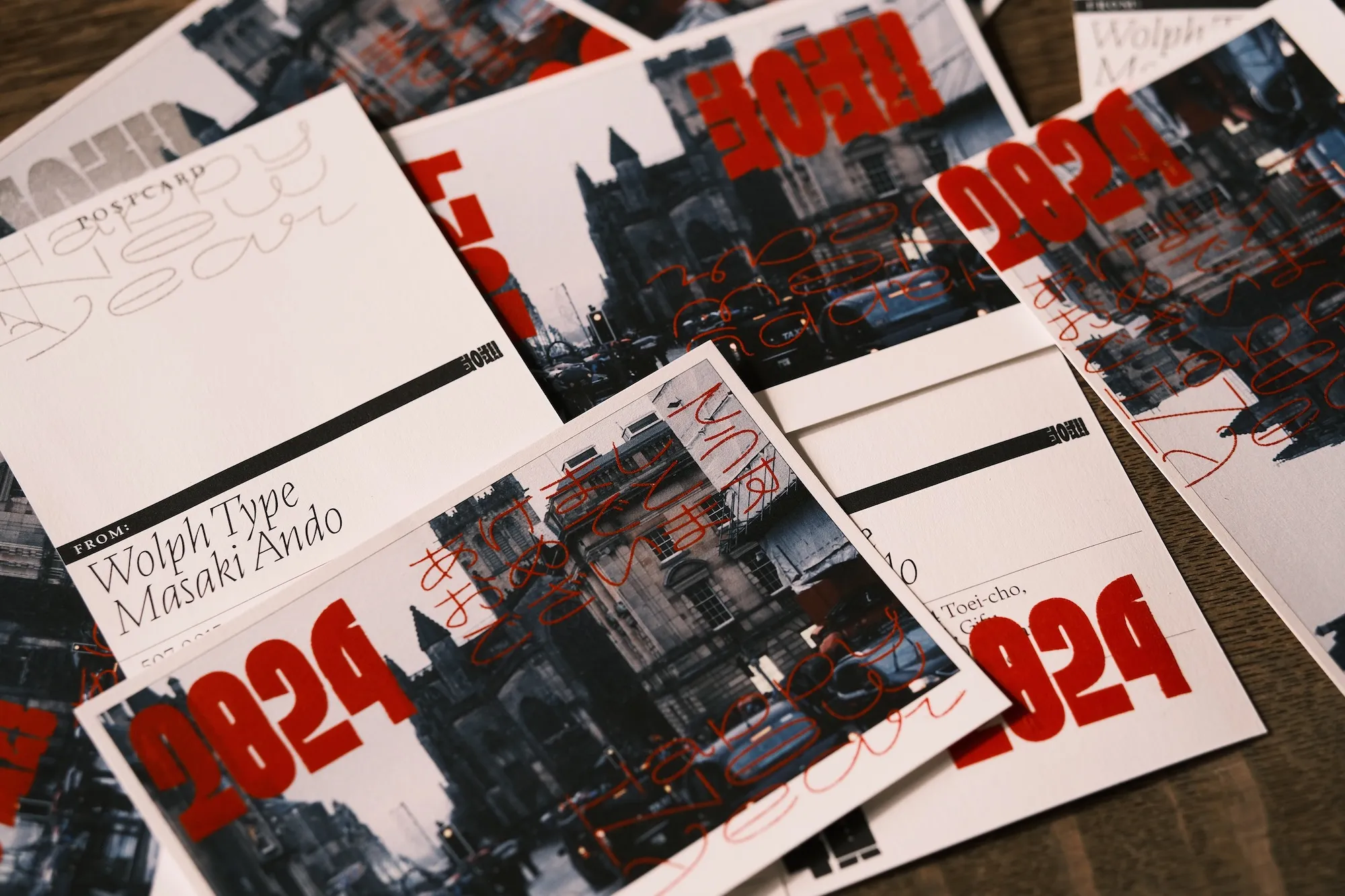 年賀状のレタリングはさまざまなレイアウトで印刷している