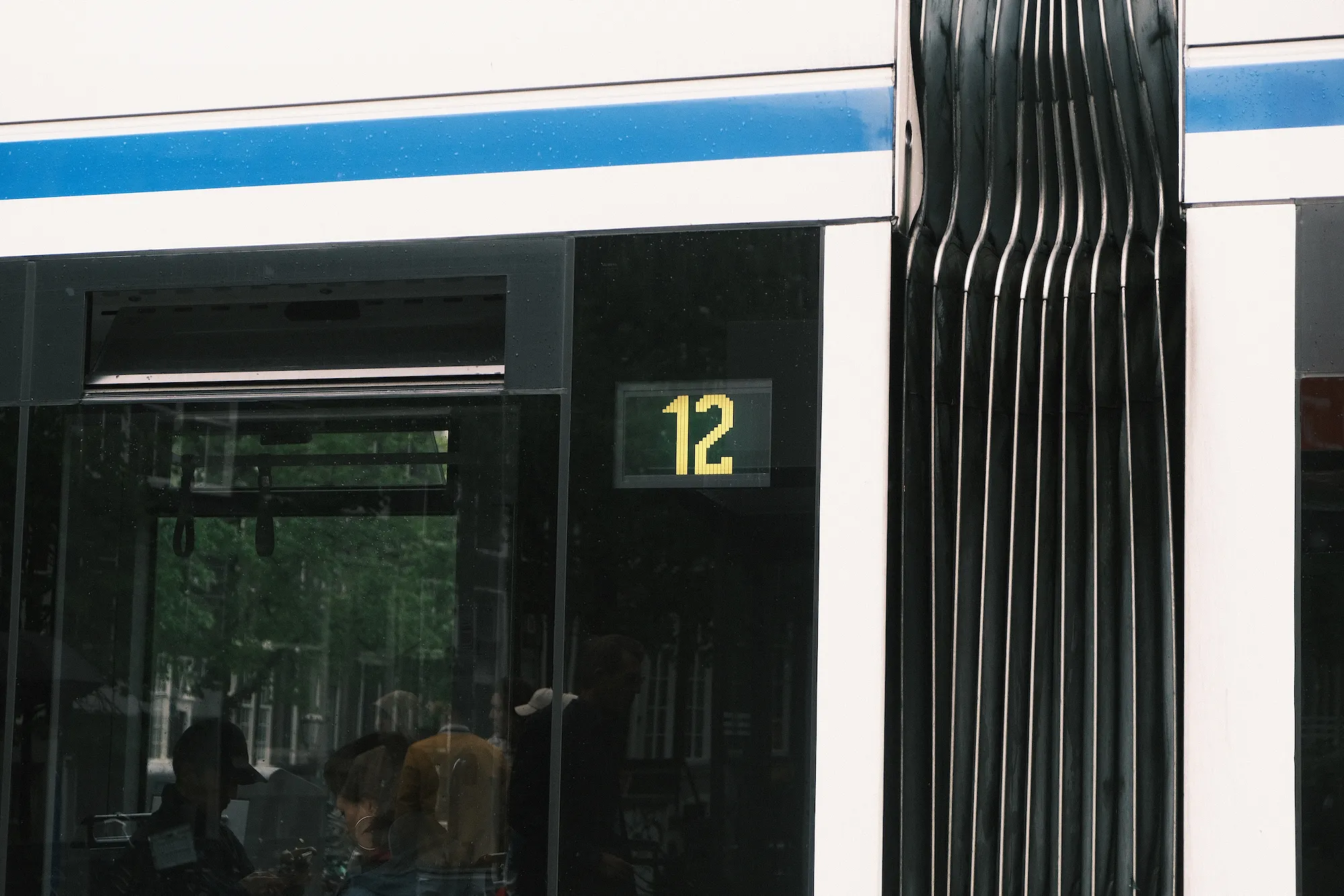 アムステルダムのトラムの数字はちょっと面白いスタイル