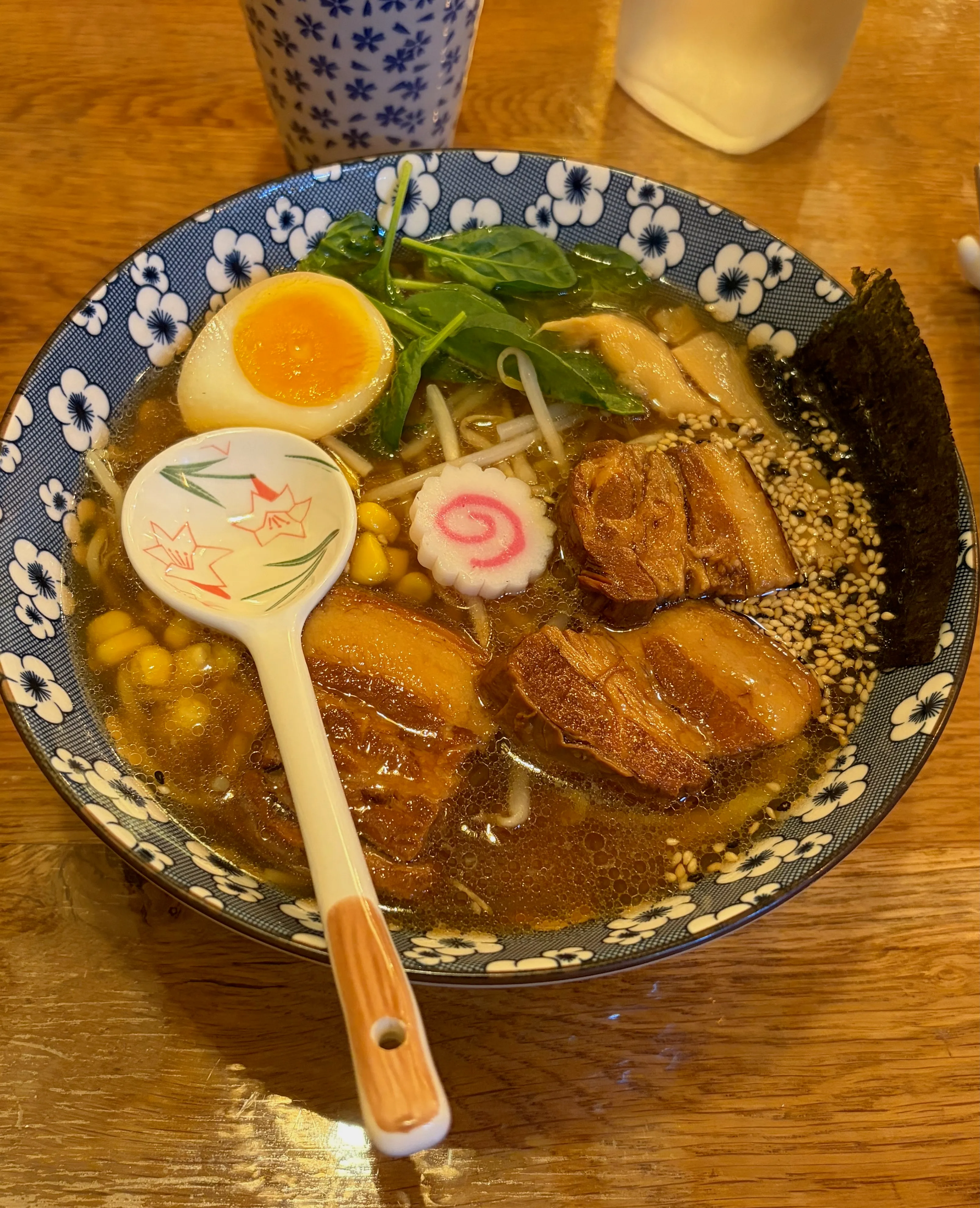 帰りに食べたラーメン。チャーシューが特によかったですね